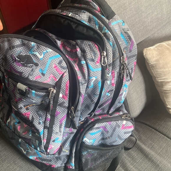 Selling roots backpack - Picture 4 of 4